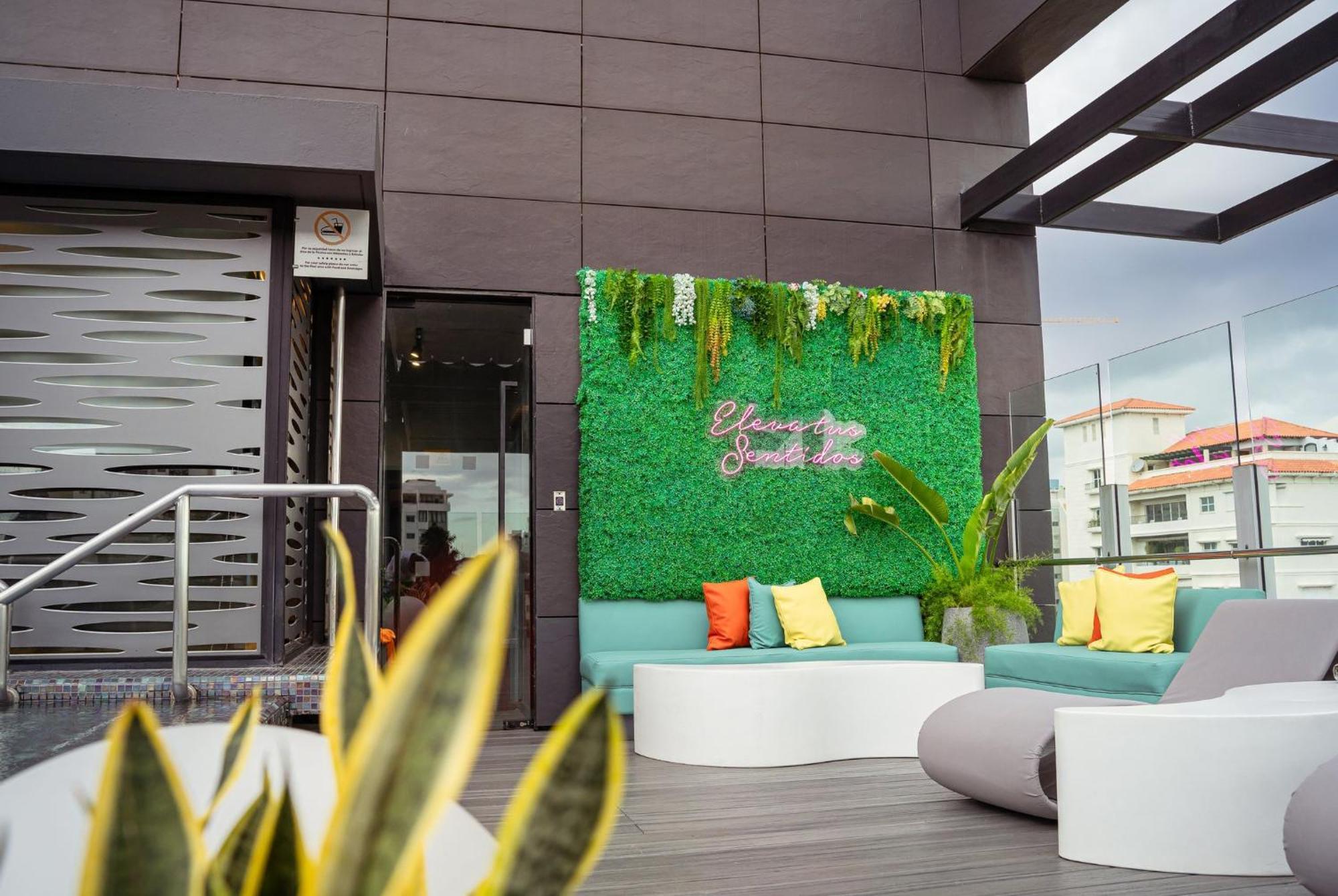 Holiday Inn Santo Domingo By Ihg Exterior photo Rooftop of the hotel