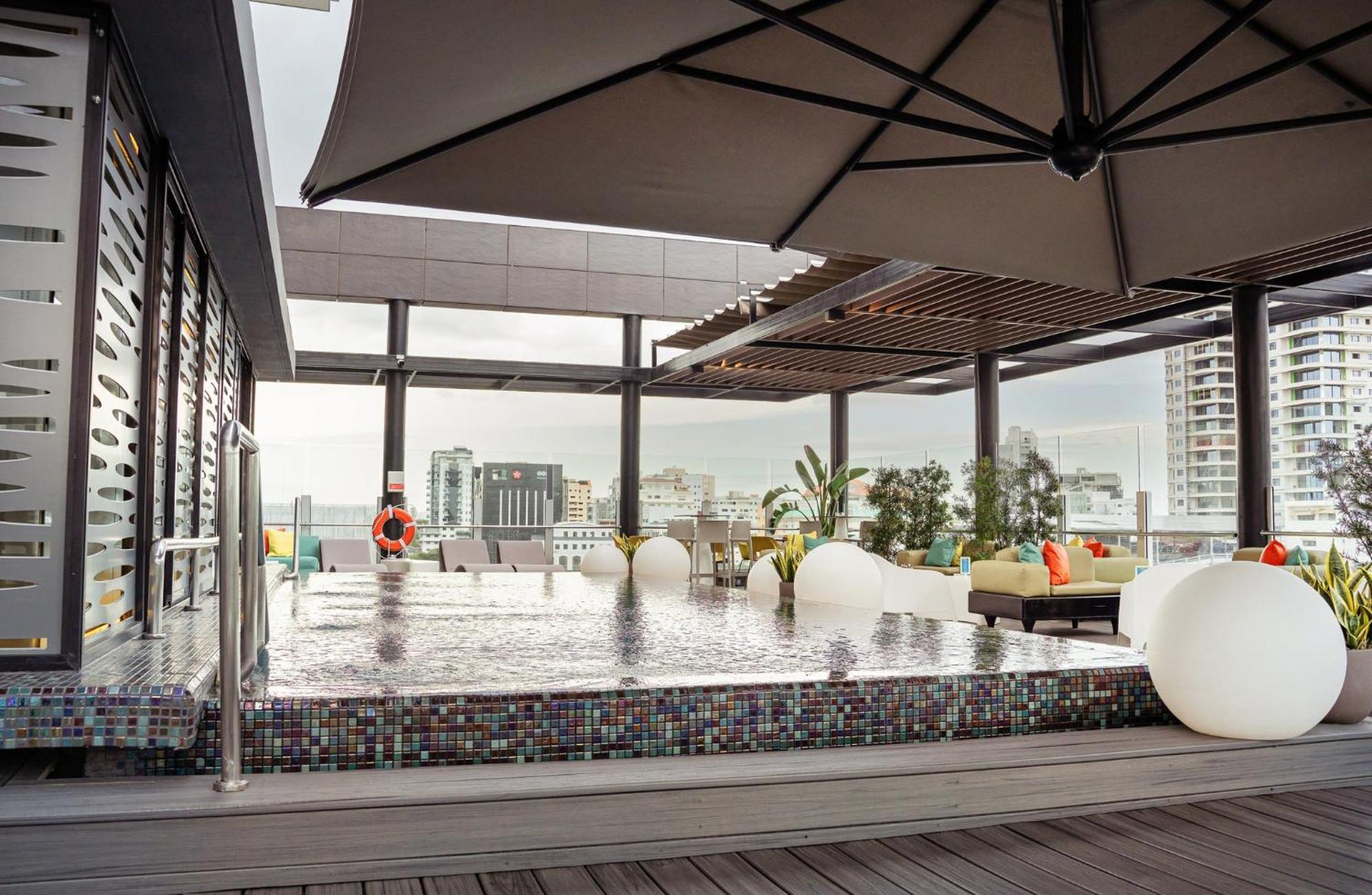 Holiday Inn Santo Domingo By Ihg Exterior photo Sky bar