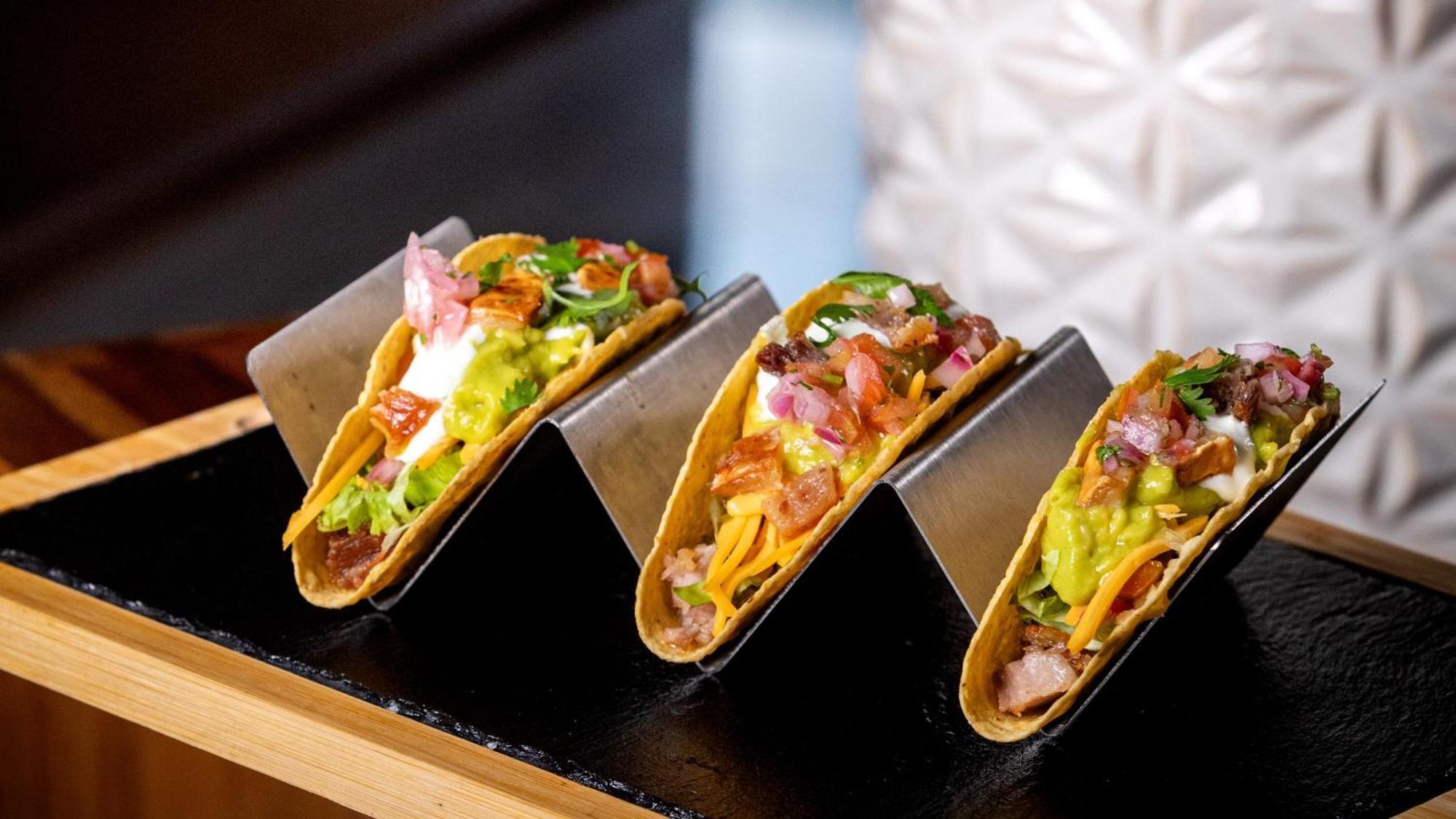 Holiday Inn Santo Domingo By Ihg Exterior photo Tacos